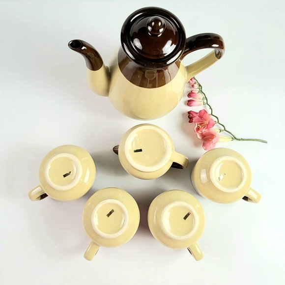 Vintage - Beige/Brown Tea Set with Creamer & 4 Cups - 7 Pieces - Made in Taiwan - Picture 12 of 12